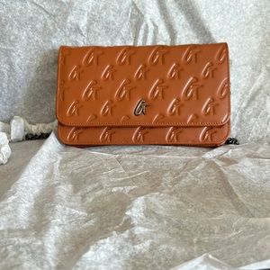 Glamaholic cognac/gunmetal WOC (wallet on chain)